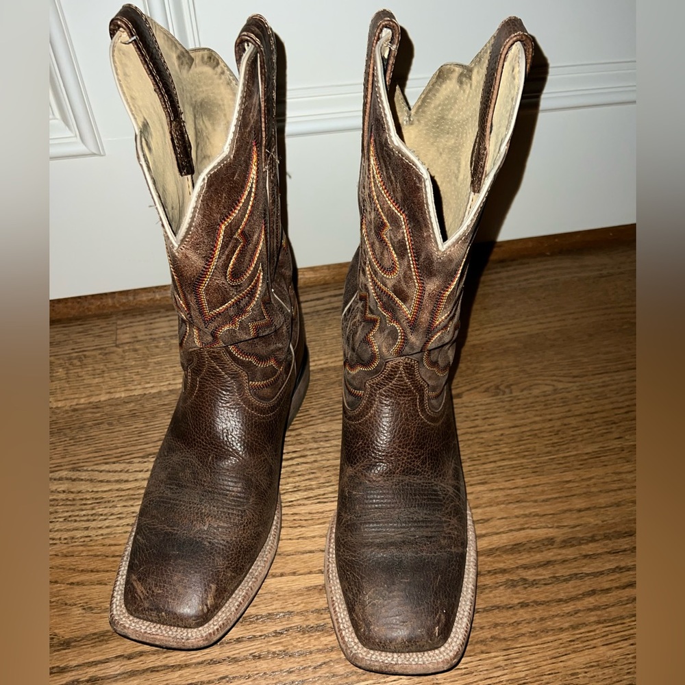 Ariat boots. Good shape